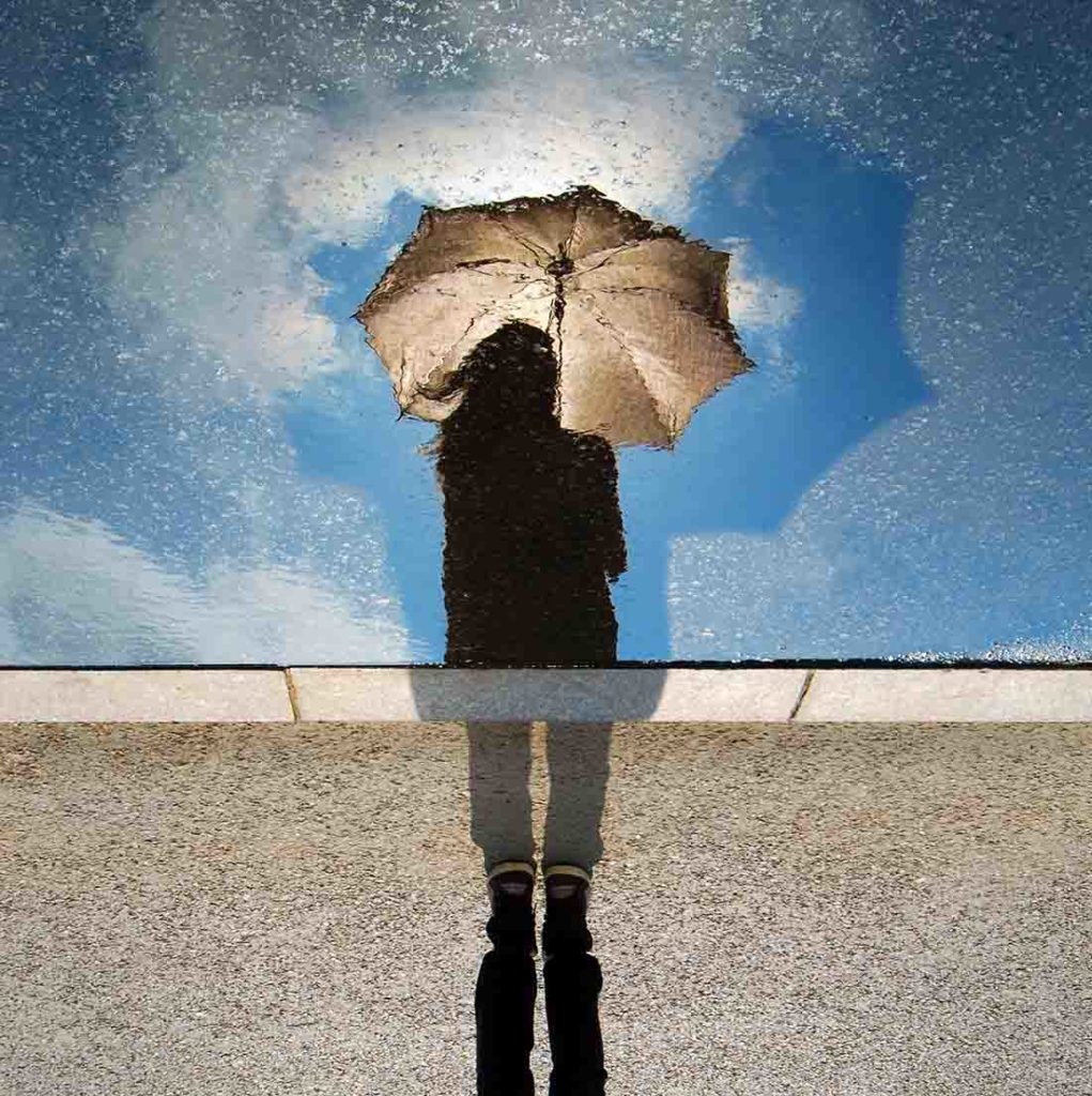 polarizing Filter reflections umbrella girl